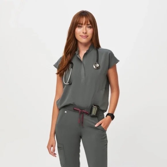 Like New Figs Scrubs Set in Bonsai - Picture 1 of 11